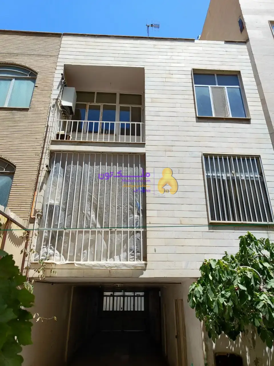 کلنگی ۱۲۵ متر در افسریه
