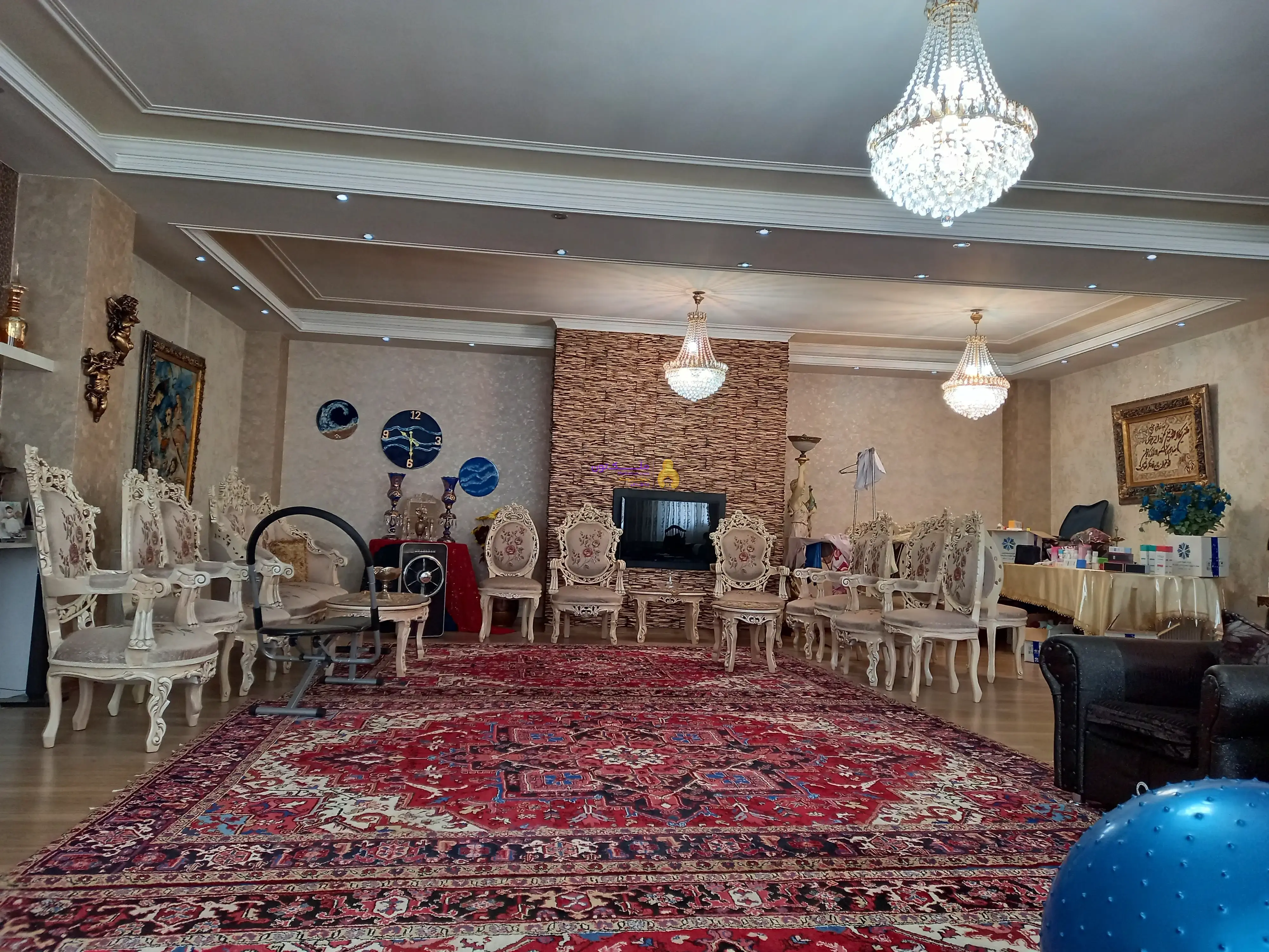 فروش آپارتمان ۲۰۶متر دونبش سه خوابه مستردار ولیعصرجنوبی