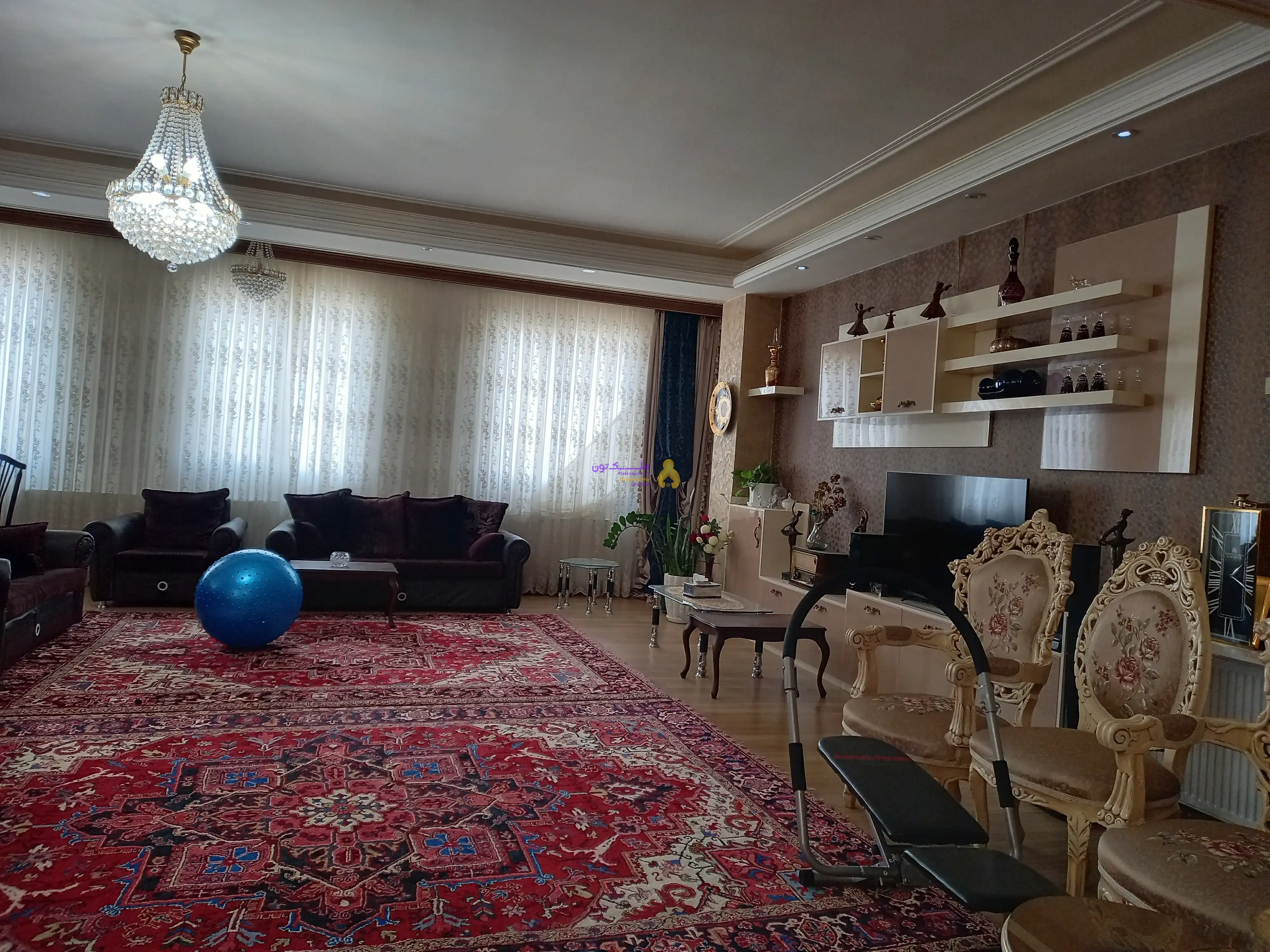فروش آپارتمان ۲۰۶متر دونبش سه خوابه مستردار ولیعصرجنوبی