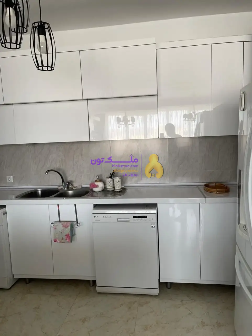 فروش آپارتمان 104 متری در ولیعصرجنوبی